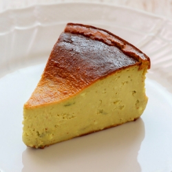ピスタチオバスクチーズケーキ