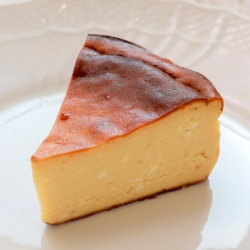 安納芋バスクチーズケーキ